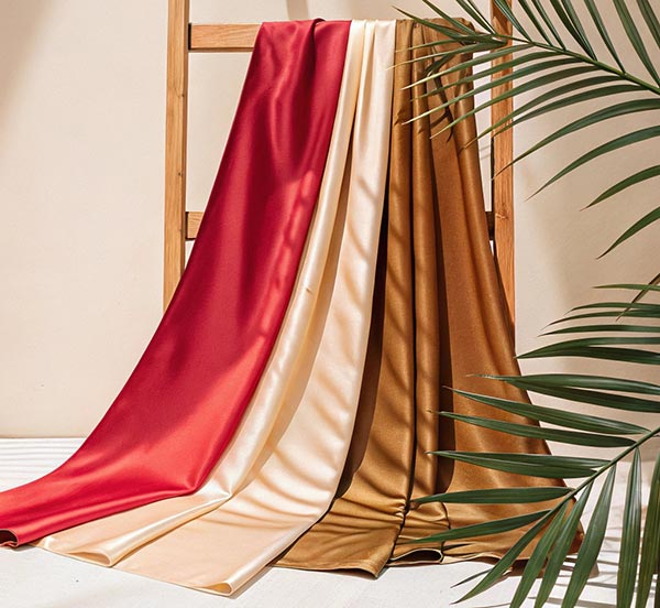 What are the main textiles used in hijabs?
